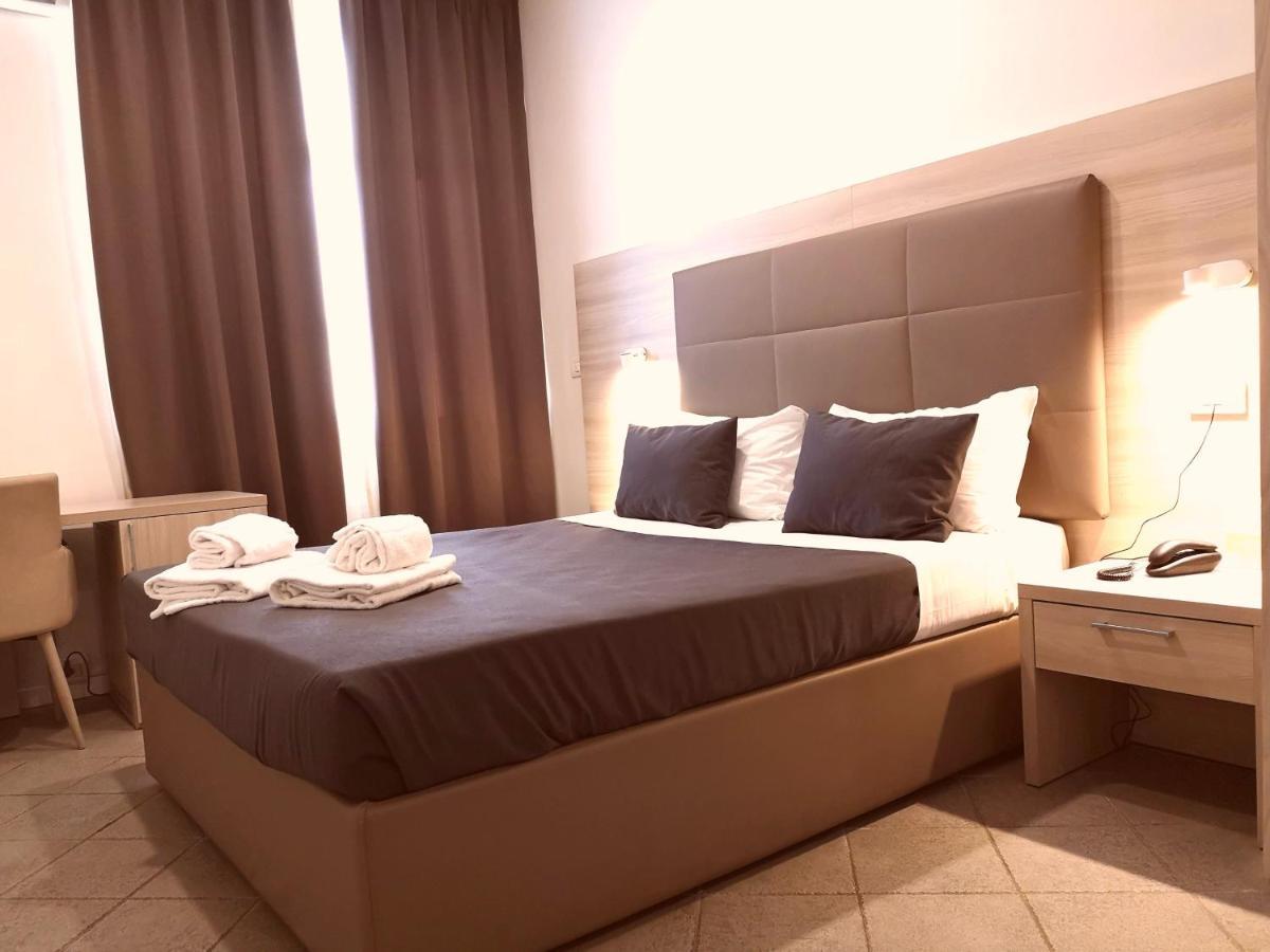 Academy Hotel Fiumicino Luaran gambar