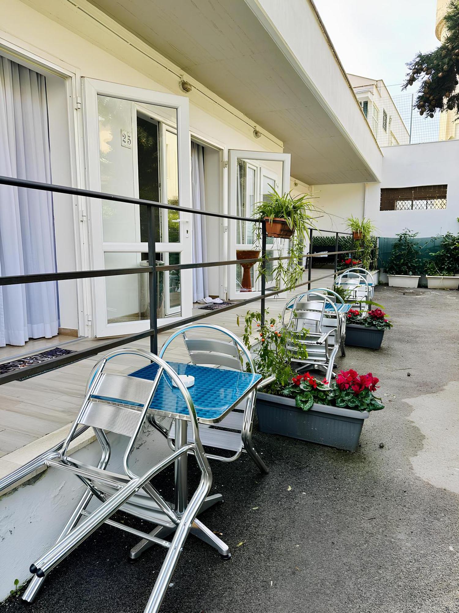 Academy Hotel Fiumicino Luaran gambar