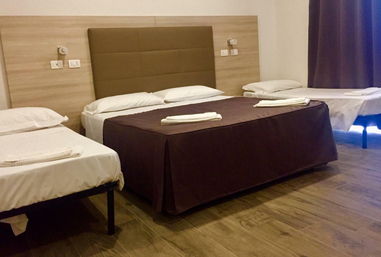 Academy Hotel Fiumicino Luaran gambar