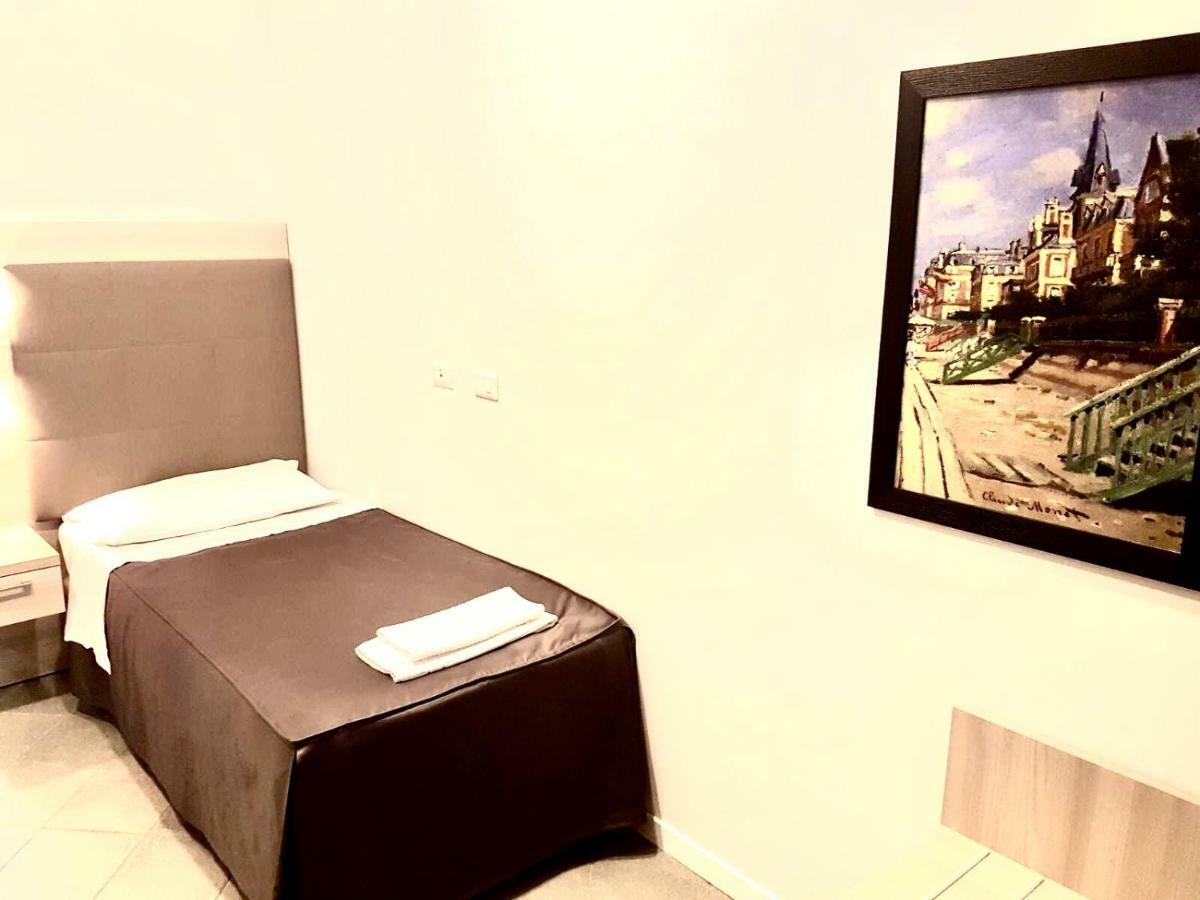 Academy Hotel Fiumicino Luaran gambar